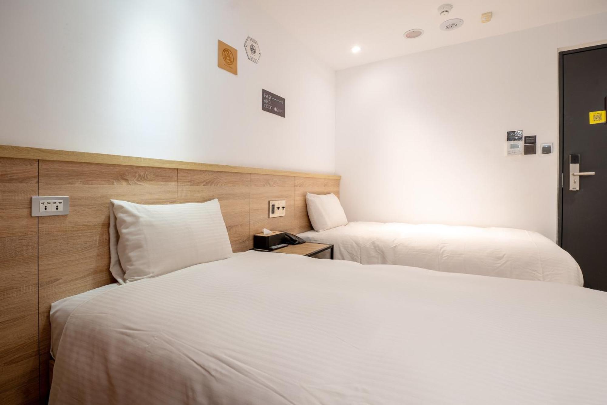 Chase Hotel Taichung Exterior photo