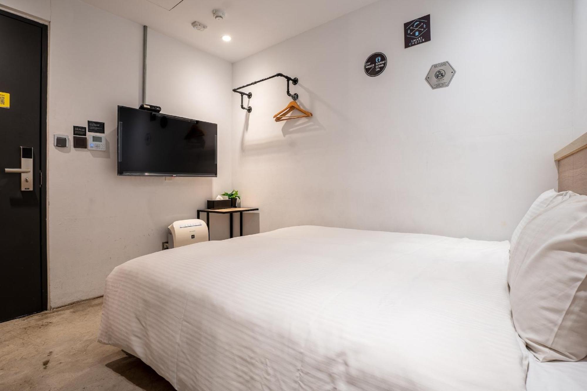 Chase Hotel Taichung Exterior photo