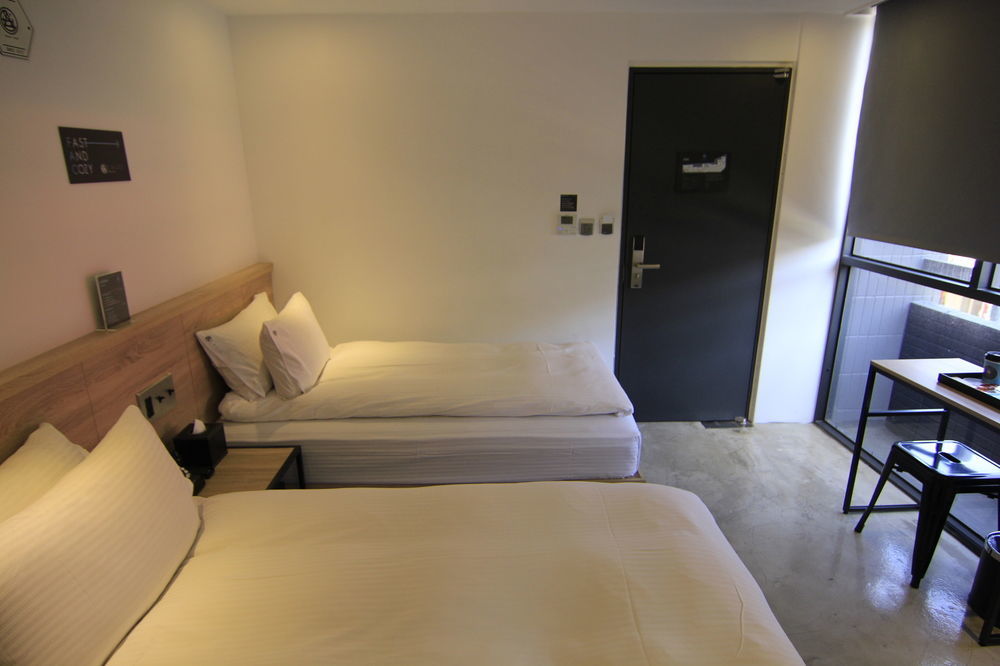 Chase Hotel Taichung Exterior photo